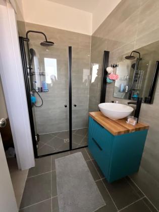 השולמית 16, אור ים