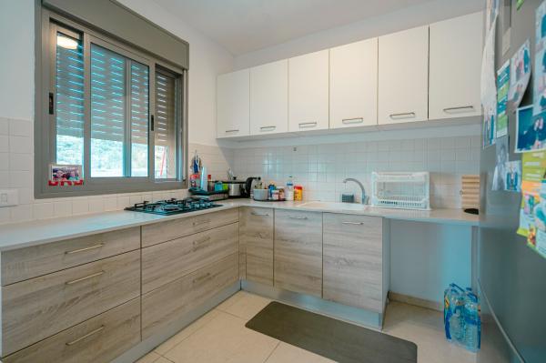 שוהם, אבני חן