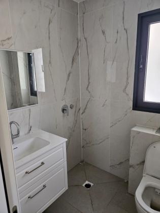 רוזמרין 26, סיגליות