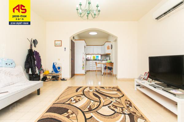 בשכונת כרמל צרפתי