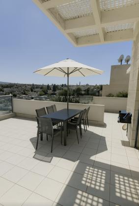 ברכה צפירה 6, רמת שרת