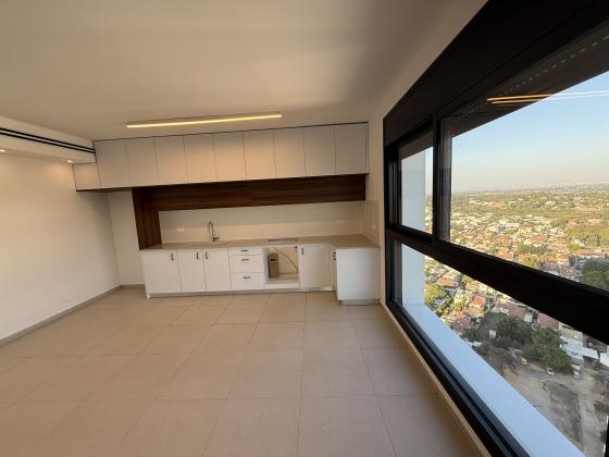 לויתן 4, עין התכלת