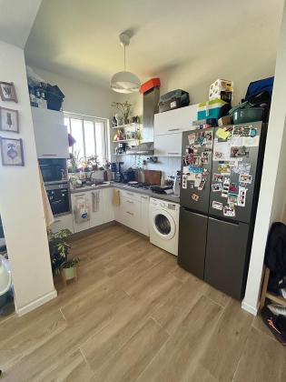 מונטיפיורי 11, הדר עליון