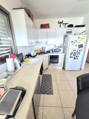 השוטרת, מרכז העיר ב'