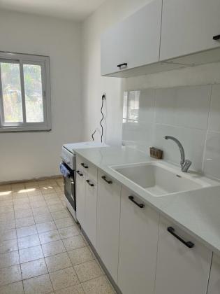 עמוס 42, גבעת עמוס