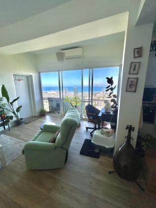 מונטיפיורי 11, הדר עליון