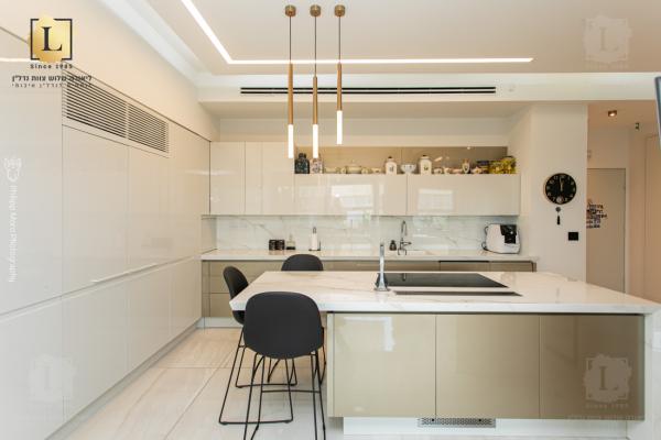 נוי, נאות פרס