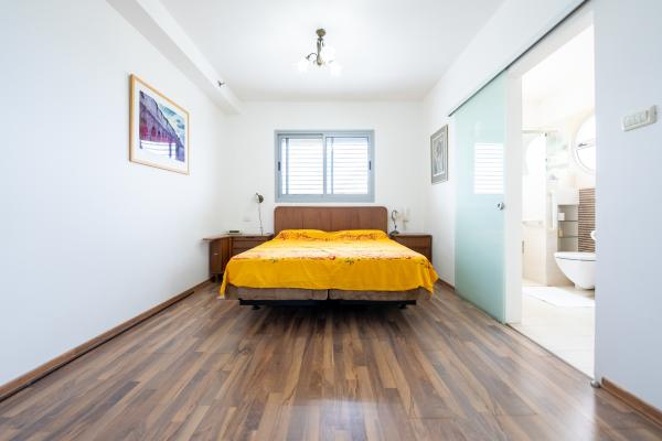 מגדל ים, אבני חן (קייזר)