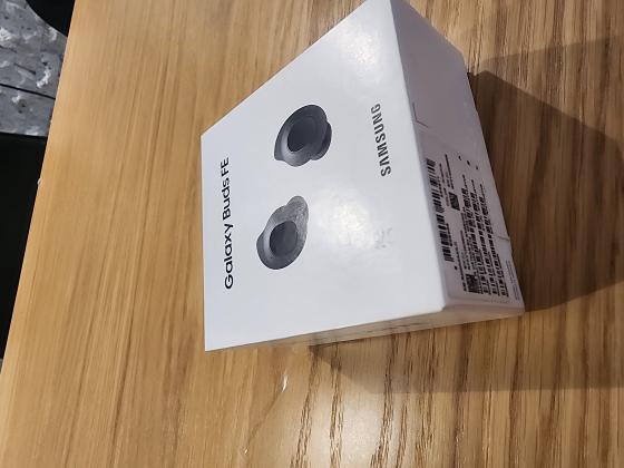 למכירה אוזניות בלוטוס אם סינון