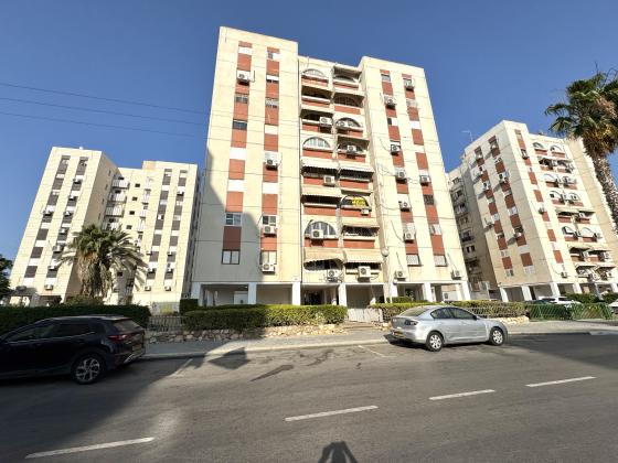 יהדות בריטניה 12, נאות אשקלון