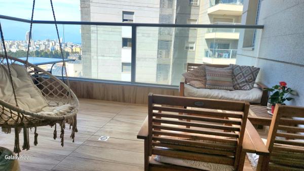 הקליר 9, בן ציון