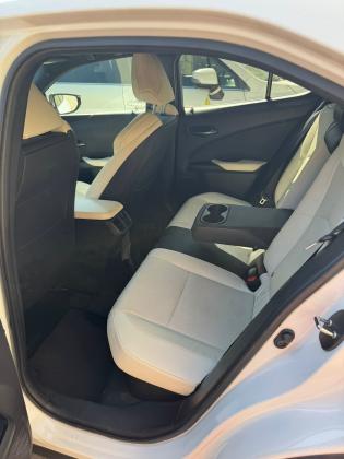 לקסוס IS300h (2021)