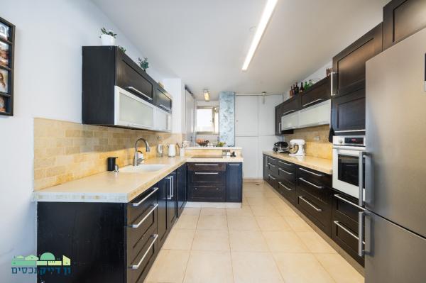 אריה ורשבסקי 1, הר חומה