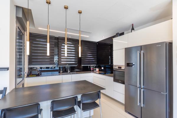 גרשון אבנר 13, ארמון הנציב