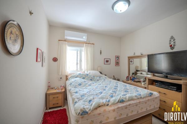 עליית הנוער 14, נחלת יצחק