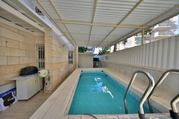 האגוזים 6, סביוני ים