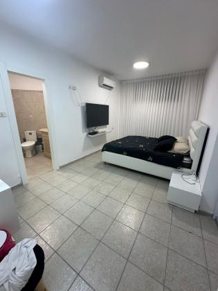 דינור בן-ציון, שכונה יא