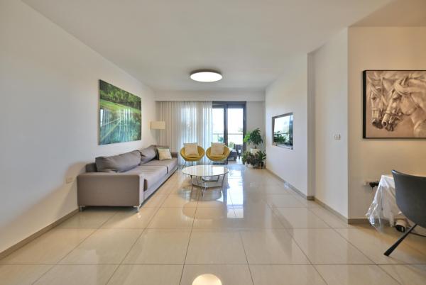 התורמוס 1, קרית ראשון