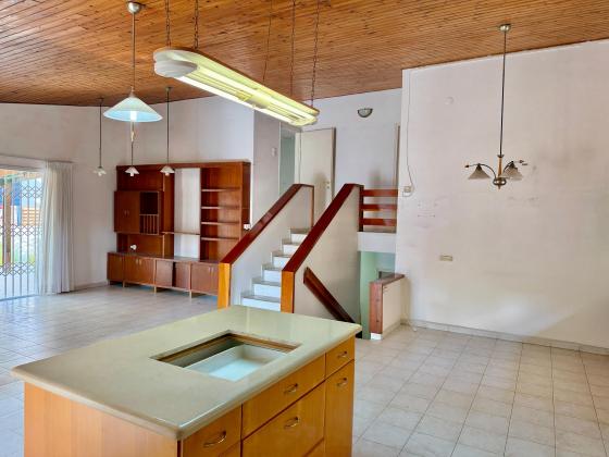 העצמאות 62, אפרידר