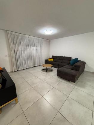 עפרה חזה, משכנות אומנים (כורדני)