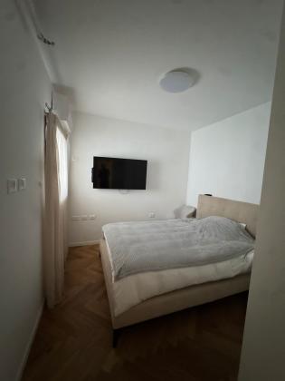 רקנאטי, רמת אביב ג