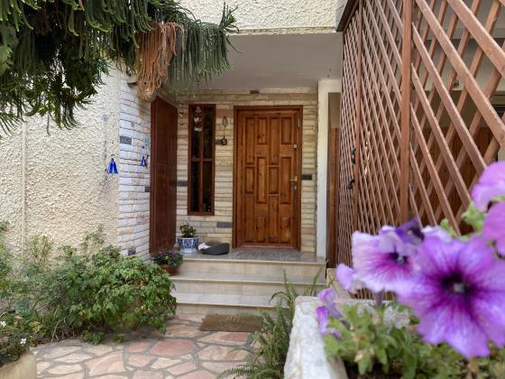 בשכונת מוצקין;דובדבן הכפר;כיסופים