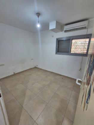 הבושם, לבנה וידידיה