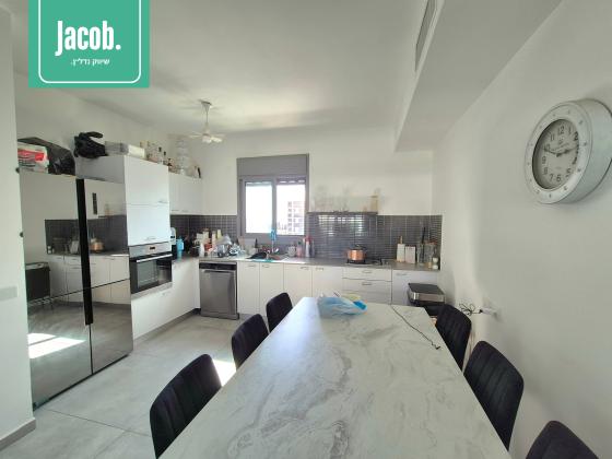 רזיאל 50, מתחם החותרים