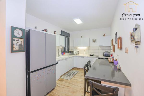 אלון 21, החורש