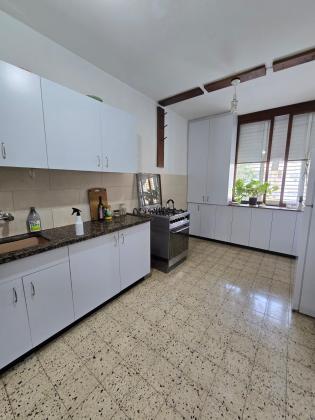 ישראל אהרוני 6, צפון מזרח העיר