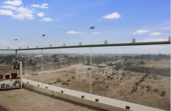 מקס שיין 10, רחובות החדשה