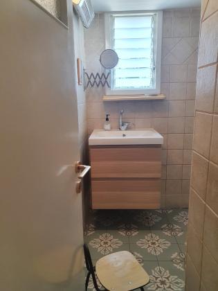 סמטת הראשונים 6, צפון מערב