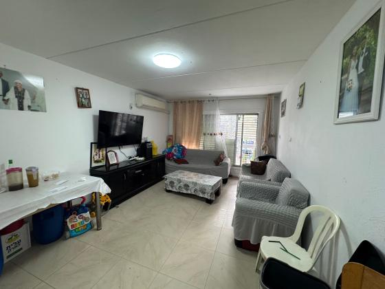 ש"י עגנון, צור שלום