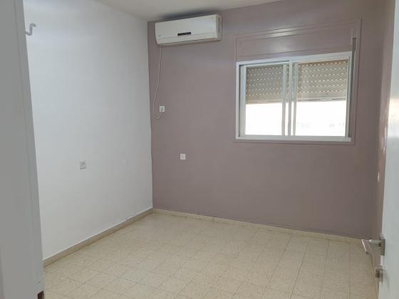 מנחם בגין 17, לב הפארק