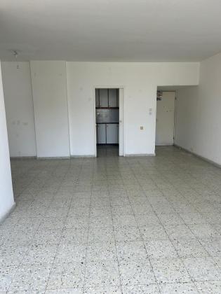 מול עמנואל, רצועת המלונות