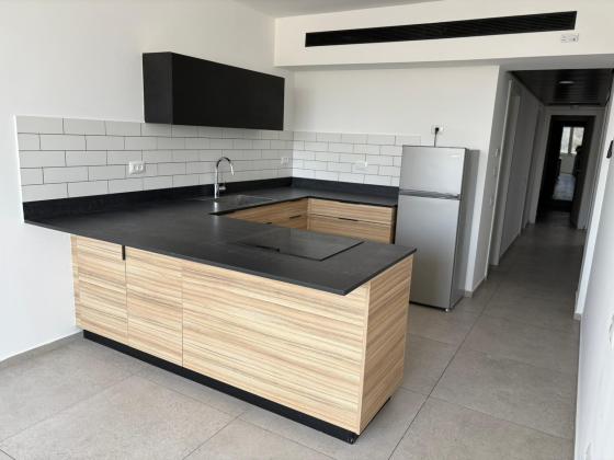 חבקוק 7, נמל תל אביב