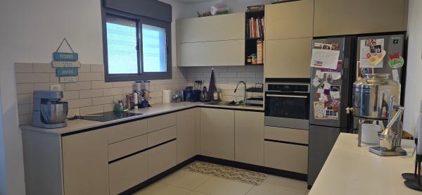 לח"י 11, שז"ר דקר