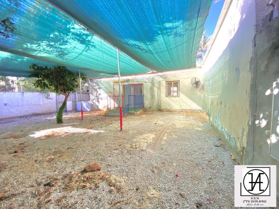 החסידה 4, המפדה האזרחי