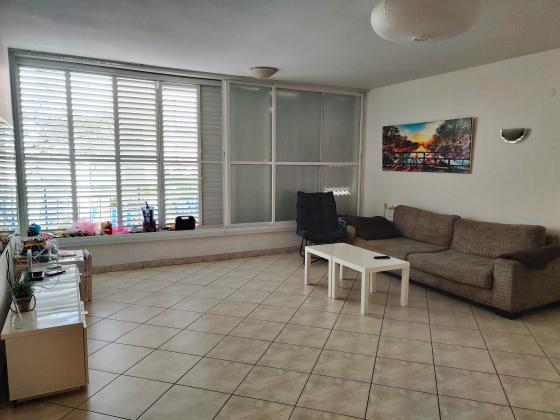 בני בנימין 23, הירוקה המרכזית