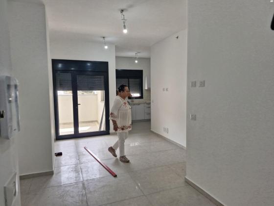 מעפילי אגוז 7, נוה חן