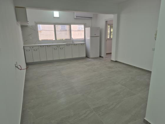 רמב"ם 35, רמב"ם