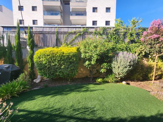 חיים הרצוג 4, מצפה העמק