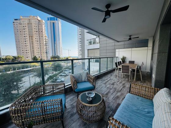 נתן יונתן 6, עיר ימים