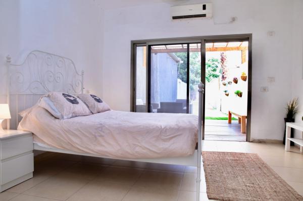 ה באייר 18, גבעת אולגה ג' ו-ד'