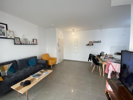 נחום שריג 51, רמות ב'