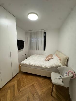 רקנאטי, רמת אביב ג