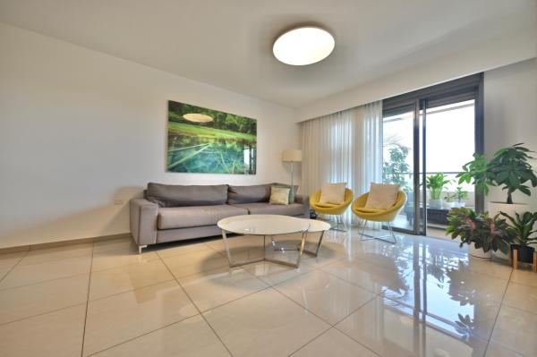 התורמוס 1, קרית ראשון