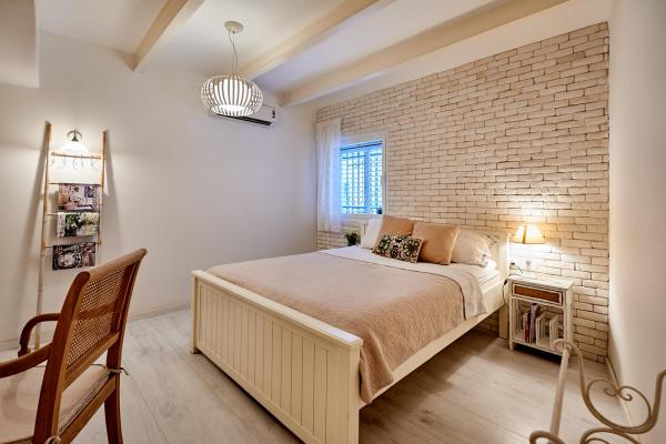 אחד העם, נווה צדק