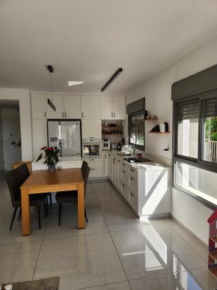 דישראלי 1 (אחוזה)