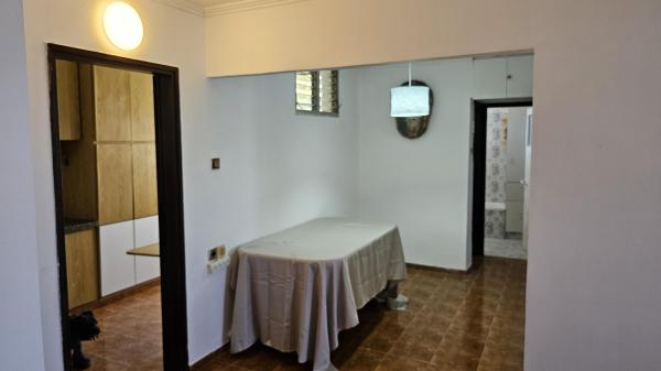 השומרון 9, פנחס ספיר